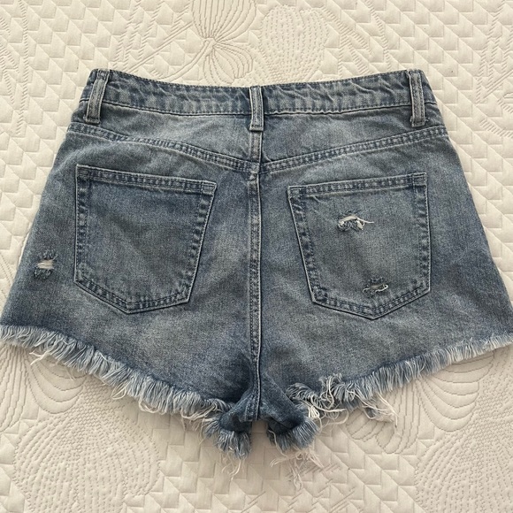 Forever 21 Jean shorts - Picture 3 of 3